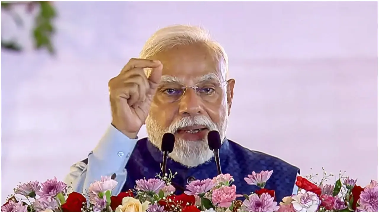 আমি শিবের ভক্ত, বিষ গিলে ফেলবো : নরেন্দ্র মোদি