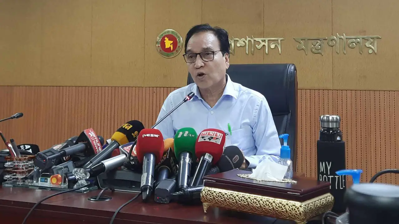 নির্বাচনে দলের প্রতি পক্ষপাতিত্ব করলে প্রত্যাহার করে প্রশাসনিক ব্যবস্থা