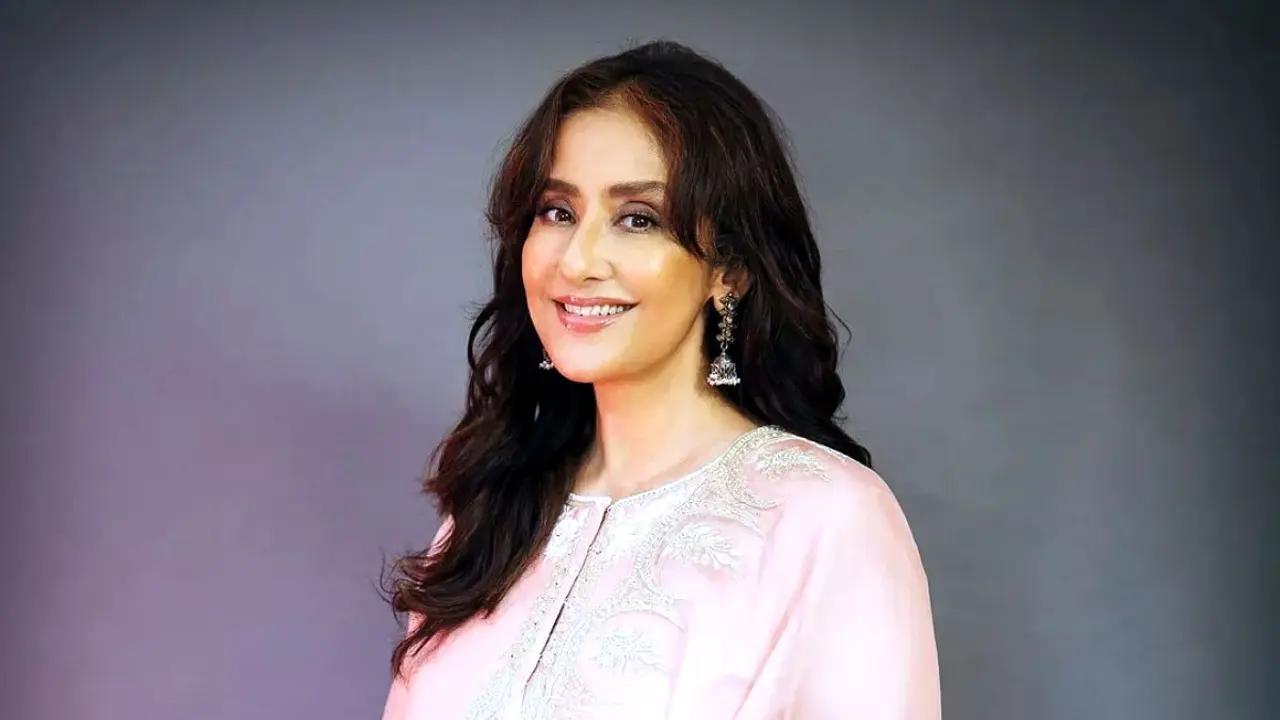 জ্বলছে নেপাল, ঝরছে রক্ত: দেশের জন্য মন কাঁদছে মণীষার