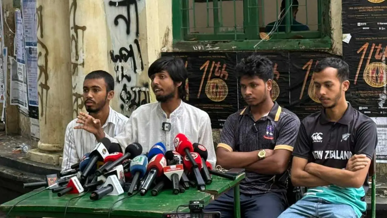 ডাকসু নির্বাচন ঘিরে প্রশাসনকে কঠোর অবস্থানে যাওয়ার আহ্বান মোসাদ্দেকের