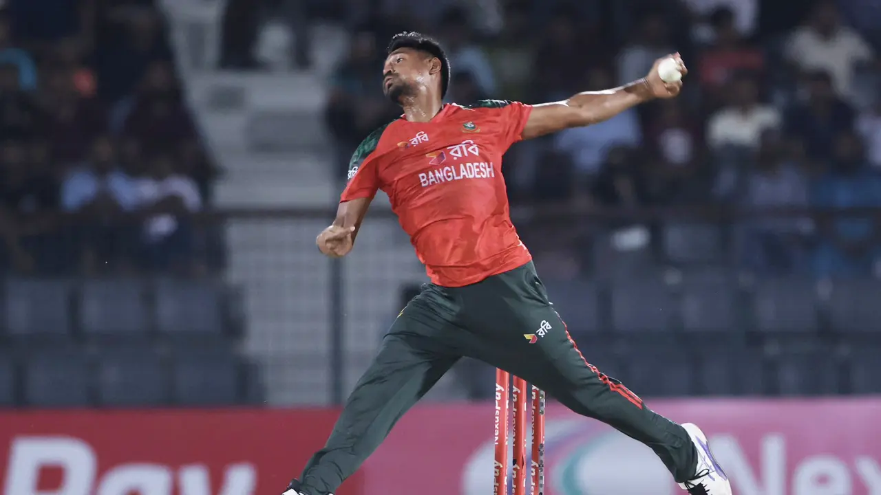 মুস্তাফিজ কখন ভালো পারফর্ম করেন জানালেন কোচ 