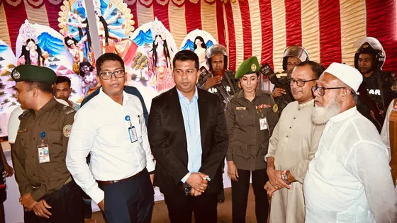 সম্প্রীতির বার্তা নিয়ে পূজামণ্ডপে নারায়ণগঞ্জের ডিসি