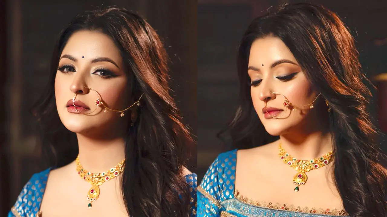 লেহেঙ্গা-গহনায় দ্যুতি ছড়ালেন পরীমণি