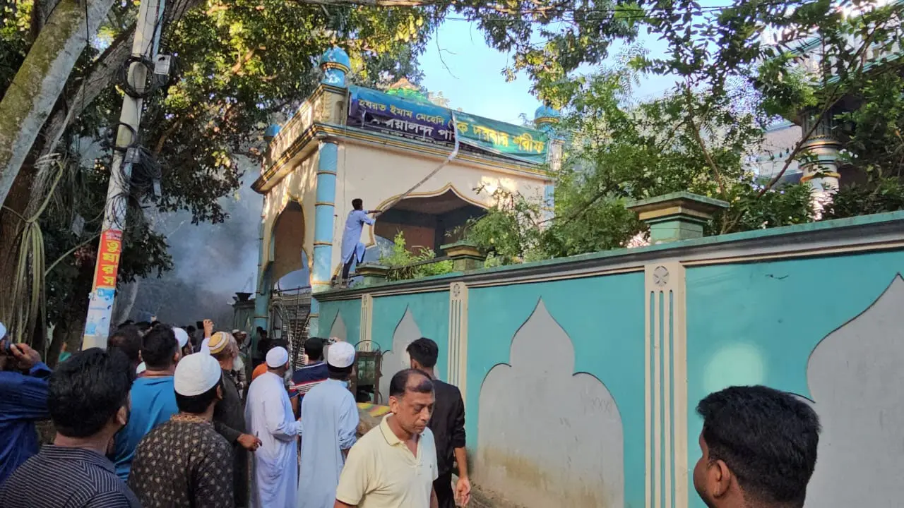 নুরাল পাগলার দরবারে হামলার ঘটনায় নিহত ১, আহত অর্ধশতাধিক