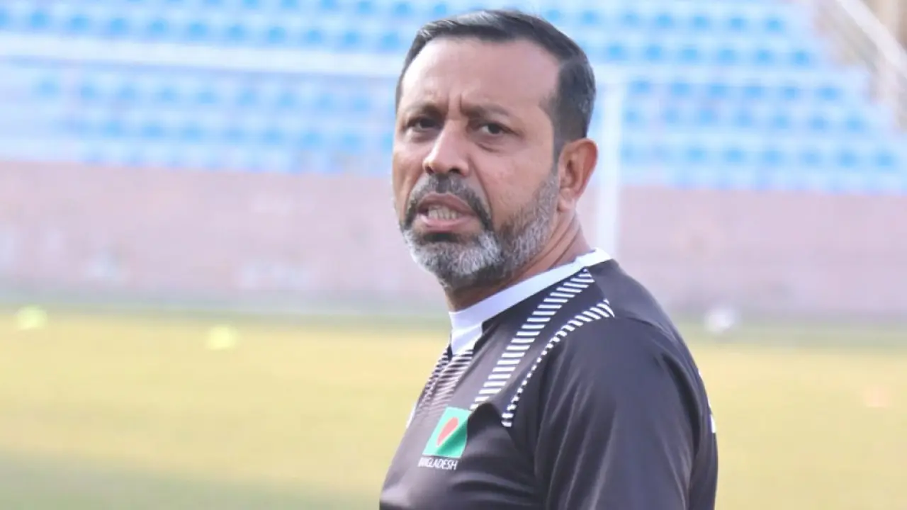 আবার হাসপাতালে কোচ, ভিয়েতনাম ম্যাচে মনোযোগ জায়ান-মোরসালিনদের