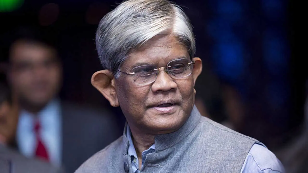 যে ডলার আছে তা বাংলাদেশের আপৎকালীন সময়ের জন্য পর্যাপ্ত নয়