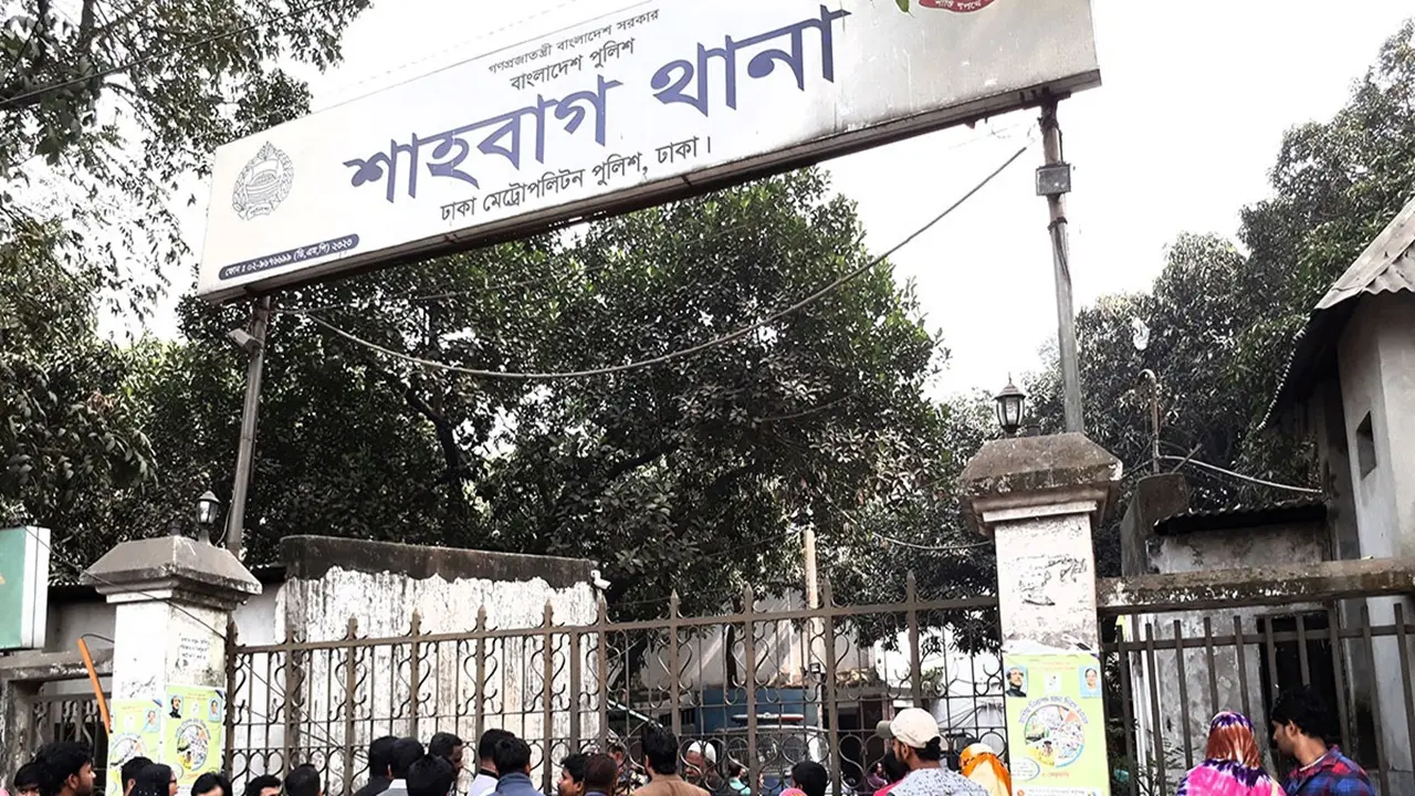 ঢামেকের পর এবার শাহবাগে দালালদের দুই গ্রুপের মারামারি, আহত ৩
