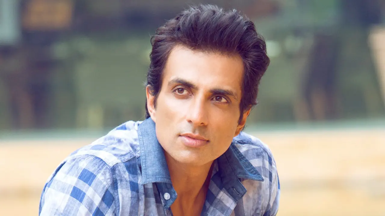 আইনি বিপাকে সোনু সুদ