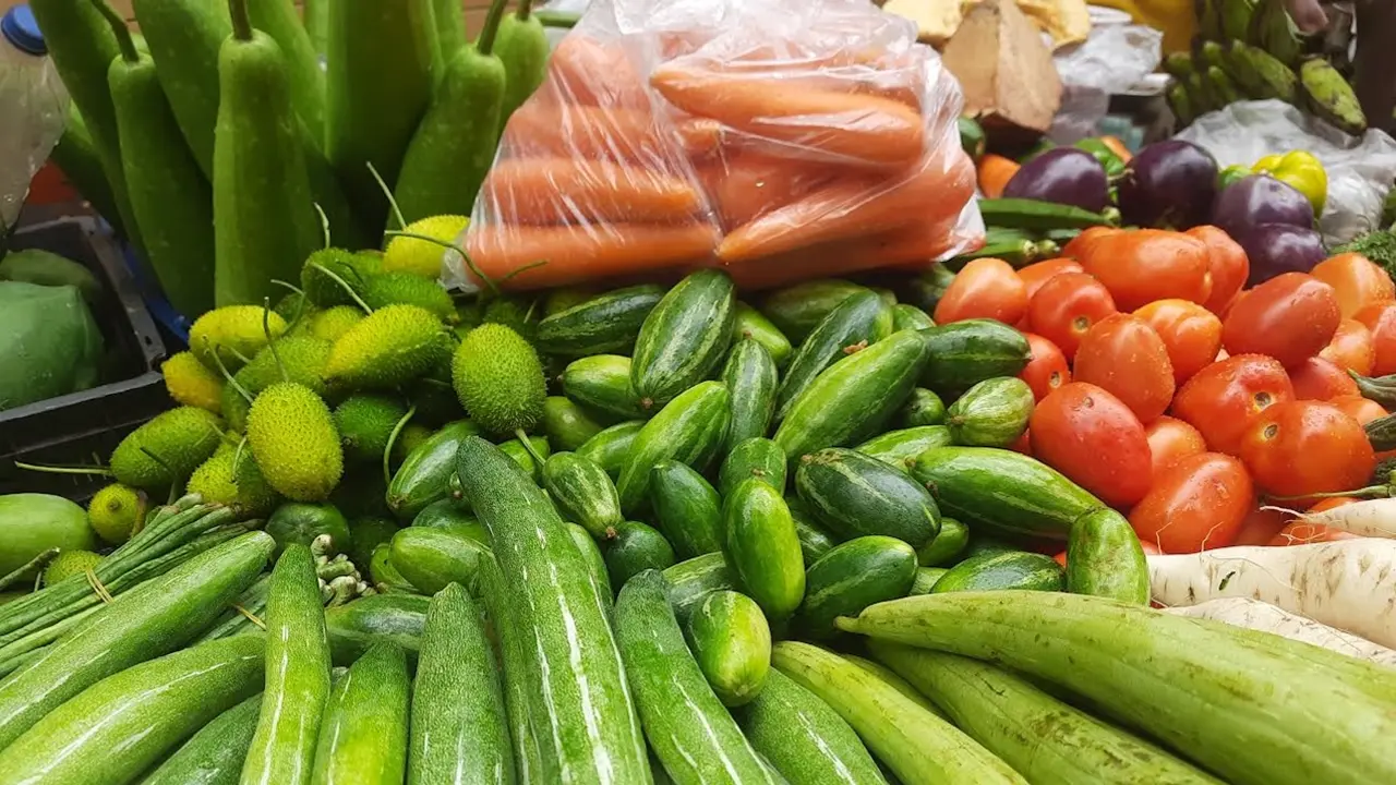 সবজির দামে আগুন : বেশিরভাগ সবজিই ৮০ টাকার উপরে