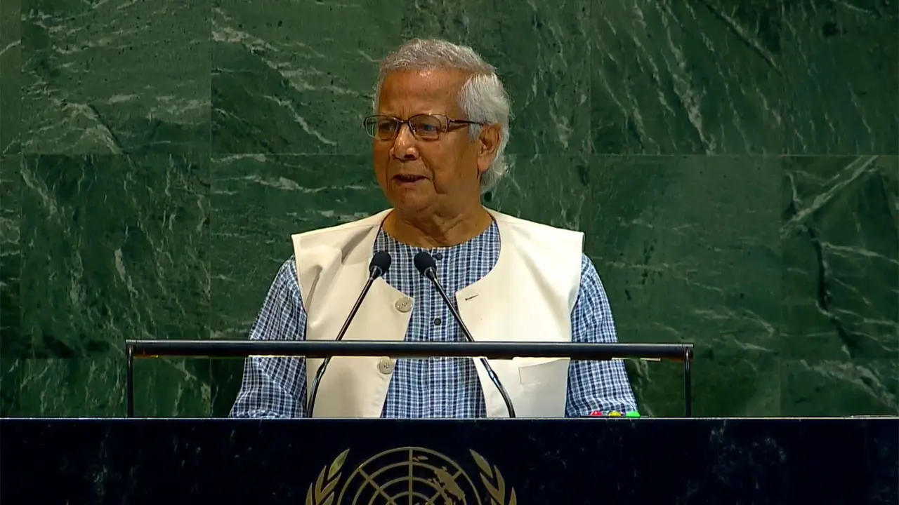 চাকরিপ্রার্থী নয়, উদ্যোক্তা হিসেবে তরুণদের গড়ে তোলা হবে : ড. ইউনূস