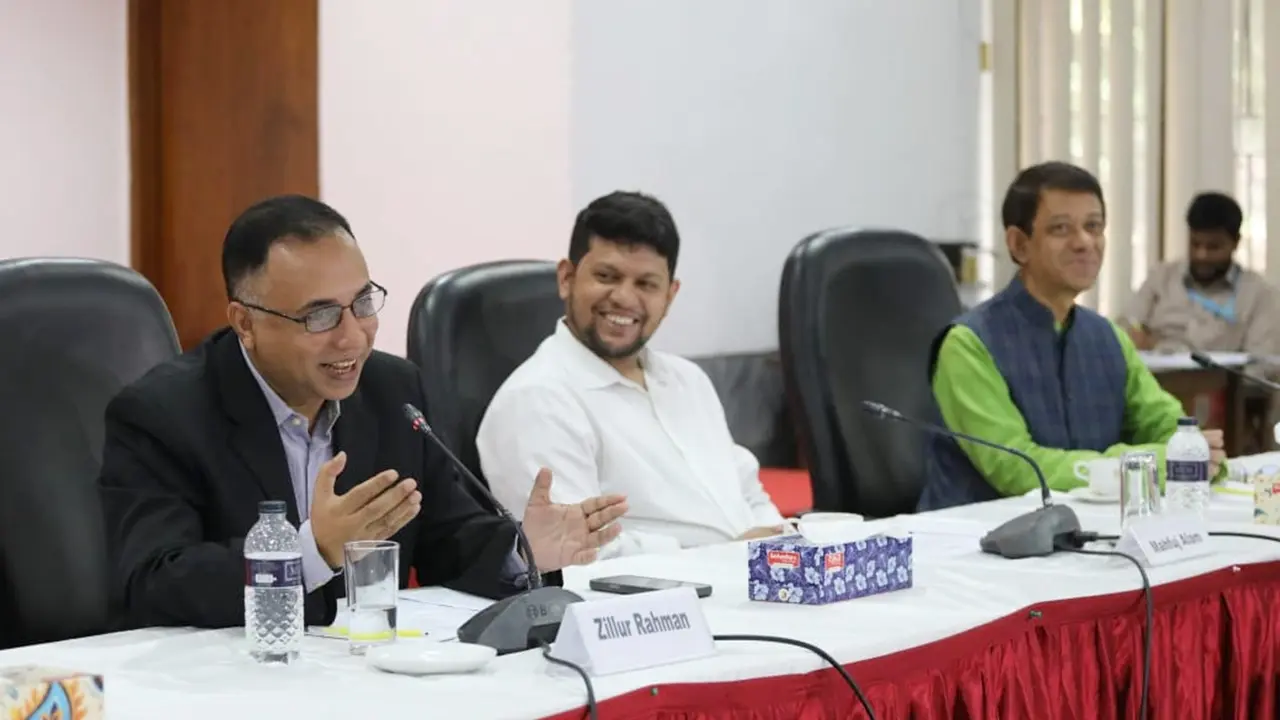 উপদেষ্টার পদ নিয়ে ‘অনিশ্চয়তায়’ মাহফুজ আলম