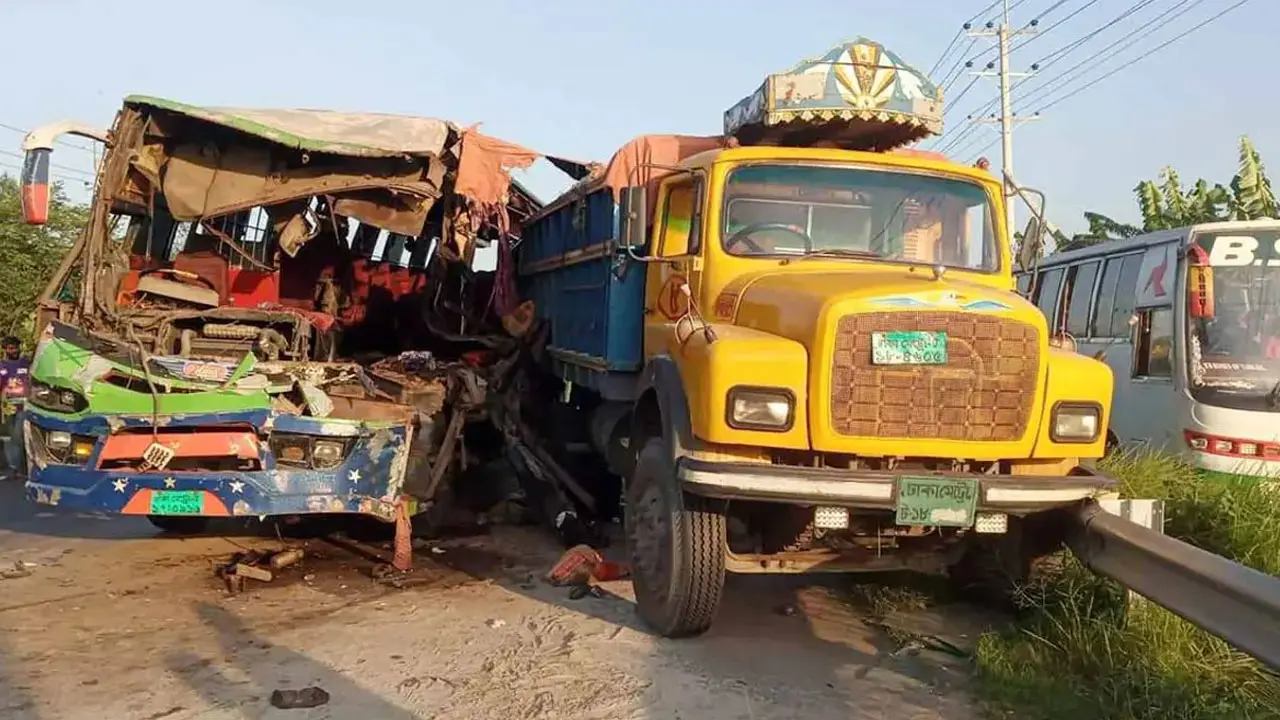 মার্চে সড়ক দুর্ঘটনায় নিহত ৫৩২ : রোড সেফটি ফাউন্ডেশন