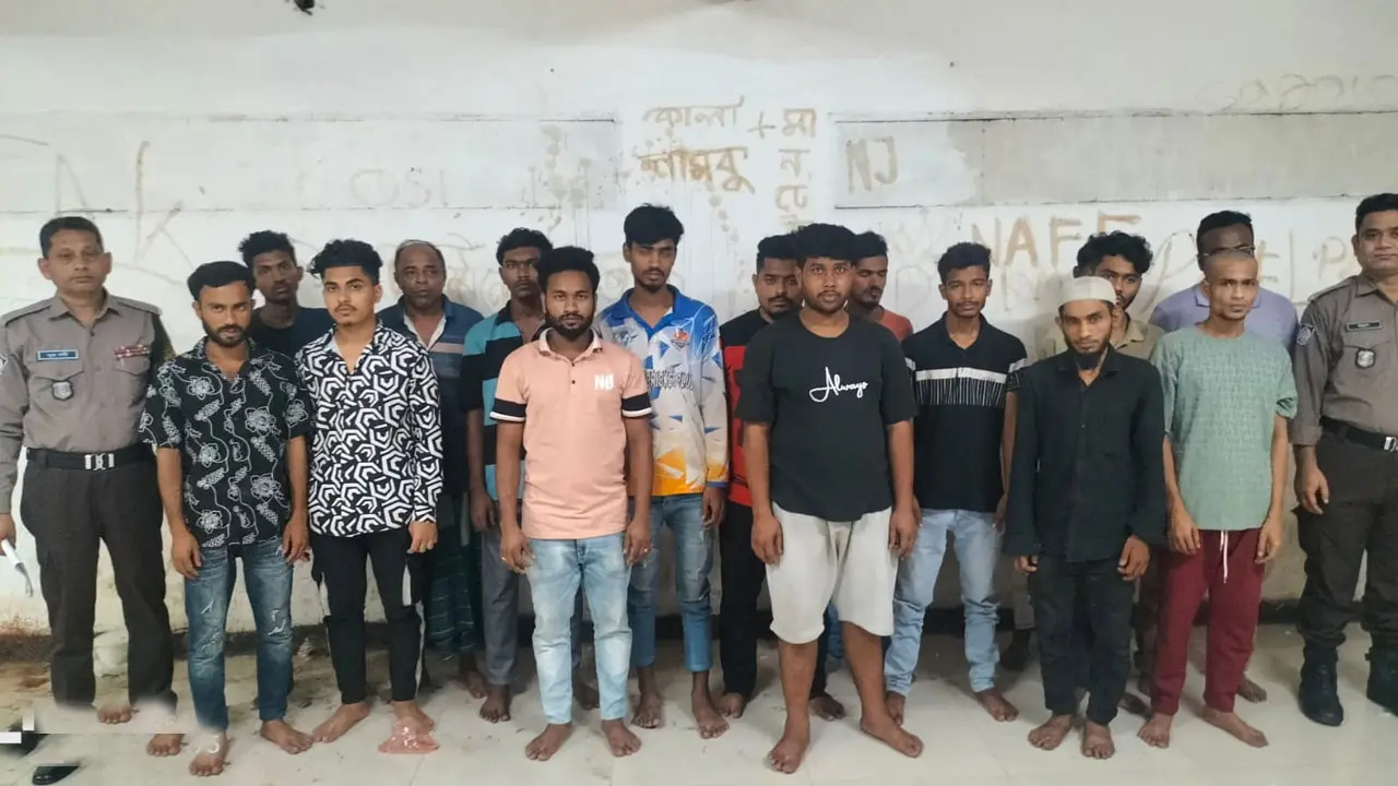 তেজগাঁওয়ে পুলিশের অভিযানে গ্রেপ্তার ৬৪