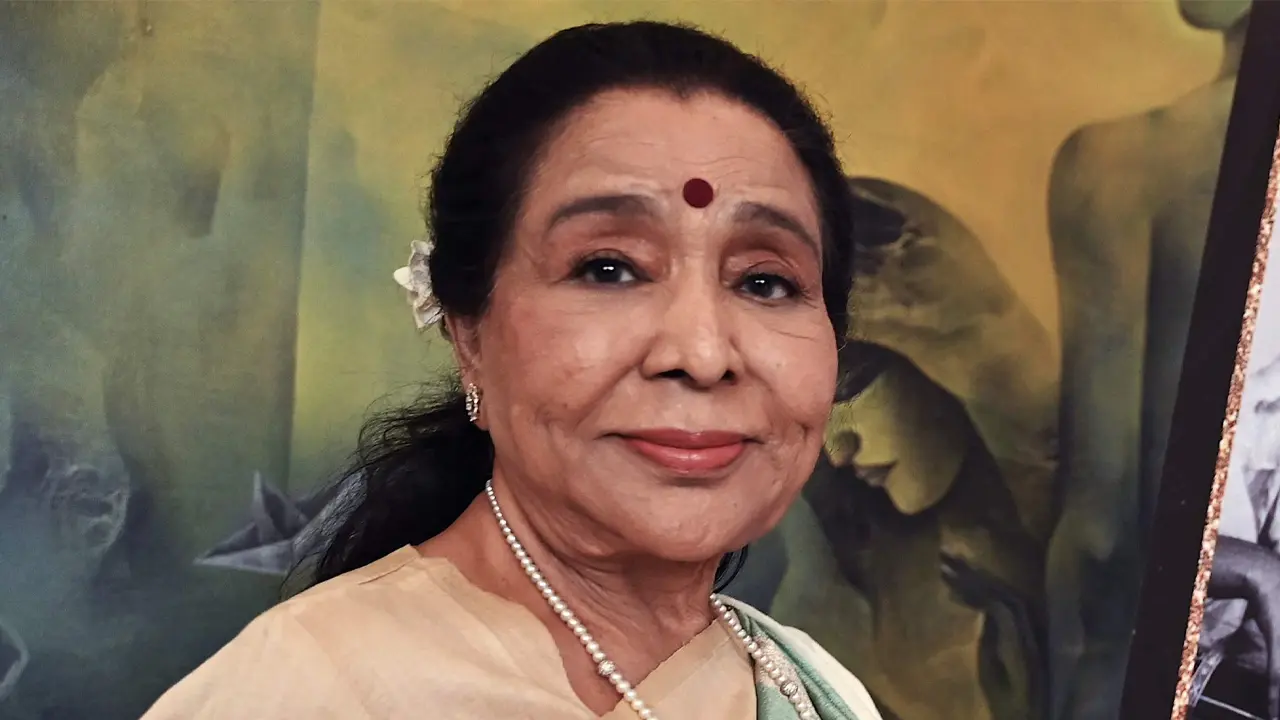 ধরাবাঁধা নিয়মের মাঝে আশা ভোঁসলে গড়েছিলেন সুরের সাম্রাজ্য