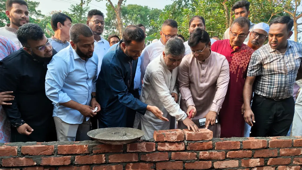 অসহায় গোলাপীকে নতুন বাড়ি দিচ্ছেন প্রধানমন্ত্রী