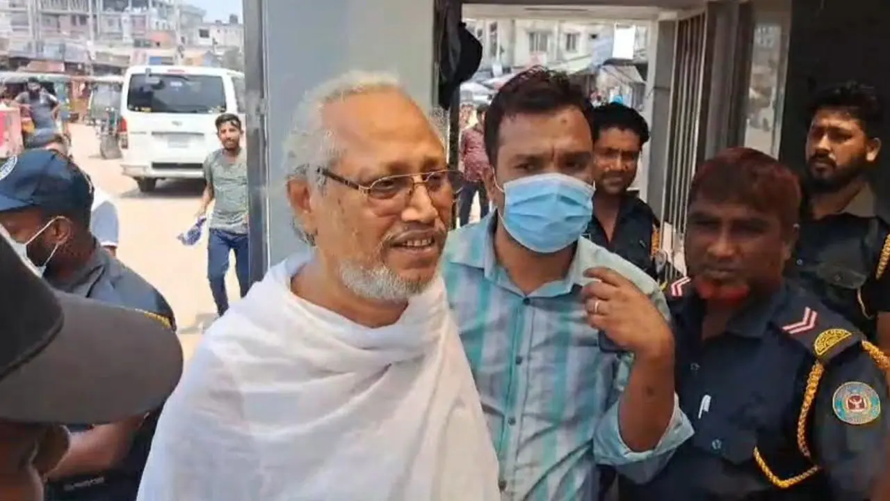 জামিনের এক সপ্তাহ পর মুক্তি পেলেন বাউলশিল্পী আবুল সরকার