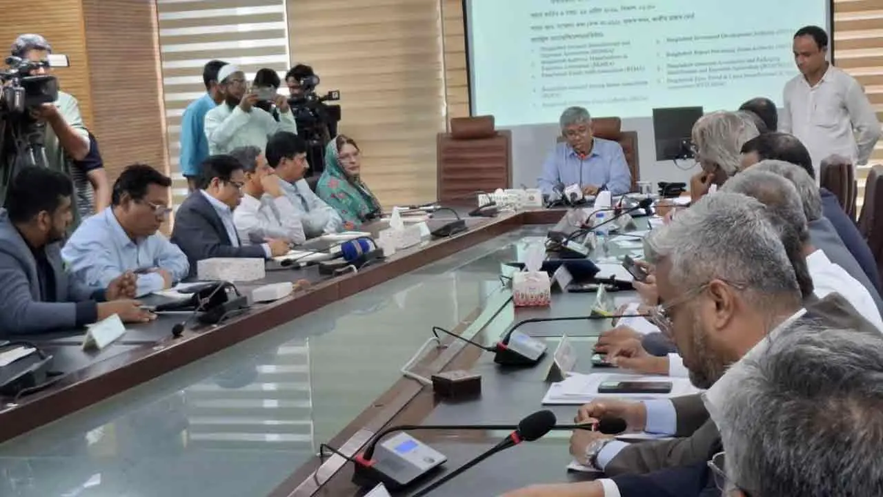 পোশাক খাতে উৎস কর কমানো ও নগদ সহায়তায় কর অব্যাহতির দাবি