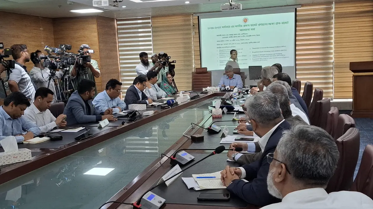 বিদ্যুৎ ও ফুয়েল ক্রাইসিসে সোলার সিস্টেম জরুরি : বিকেএমইএ