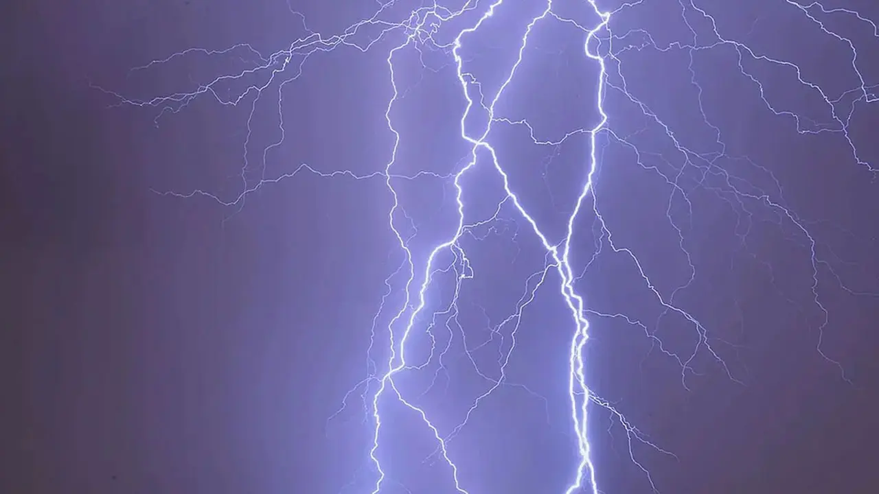 ‎পাবনায় বজ্রপাতে তিন কৃষকের মৃত্যু