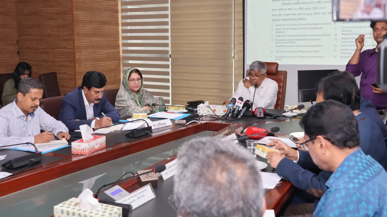 চামড়া শিল্পের সংকট উত্তরণে ৪৩ কেমিক্যালে কর-ভ্যাট প্রত্যাহারের দাবি