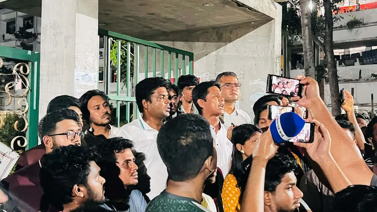 গুপ্ত রাজনীতি না ছাড়লে কঠোর প্রতিরোধ : জাবি ছাত্রদল