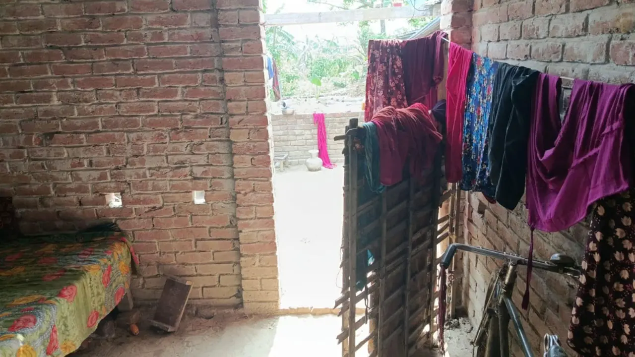 ঘুমন্ত নারীকে কুপিয়ে জখম, চিকিৎসাধীন অবস্থায় মৃত্যু