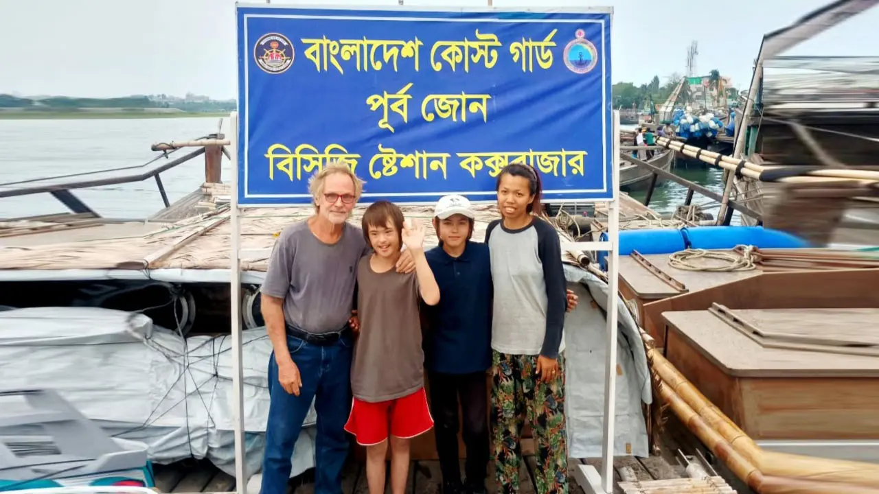 সোনাদিয়া চরে দুর্বৃত্তদের কবলে ৪ বিদেশি নাগরিক, উদ্ধার করল কোস্ট গার্ড
