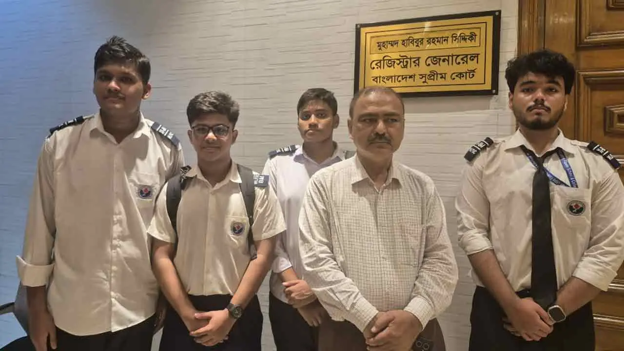 শিক্ষক হেনস্তার অভিযোগ বিচারপতির বিরুদ্ধে, প্রধান বিচারপতির কাছে নালিশ