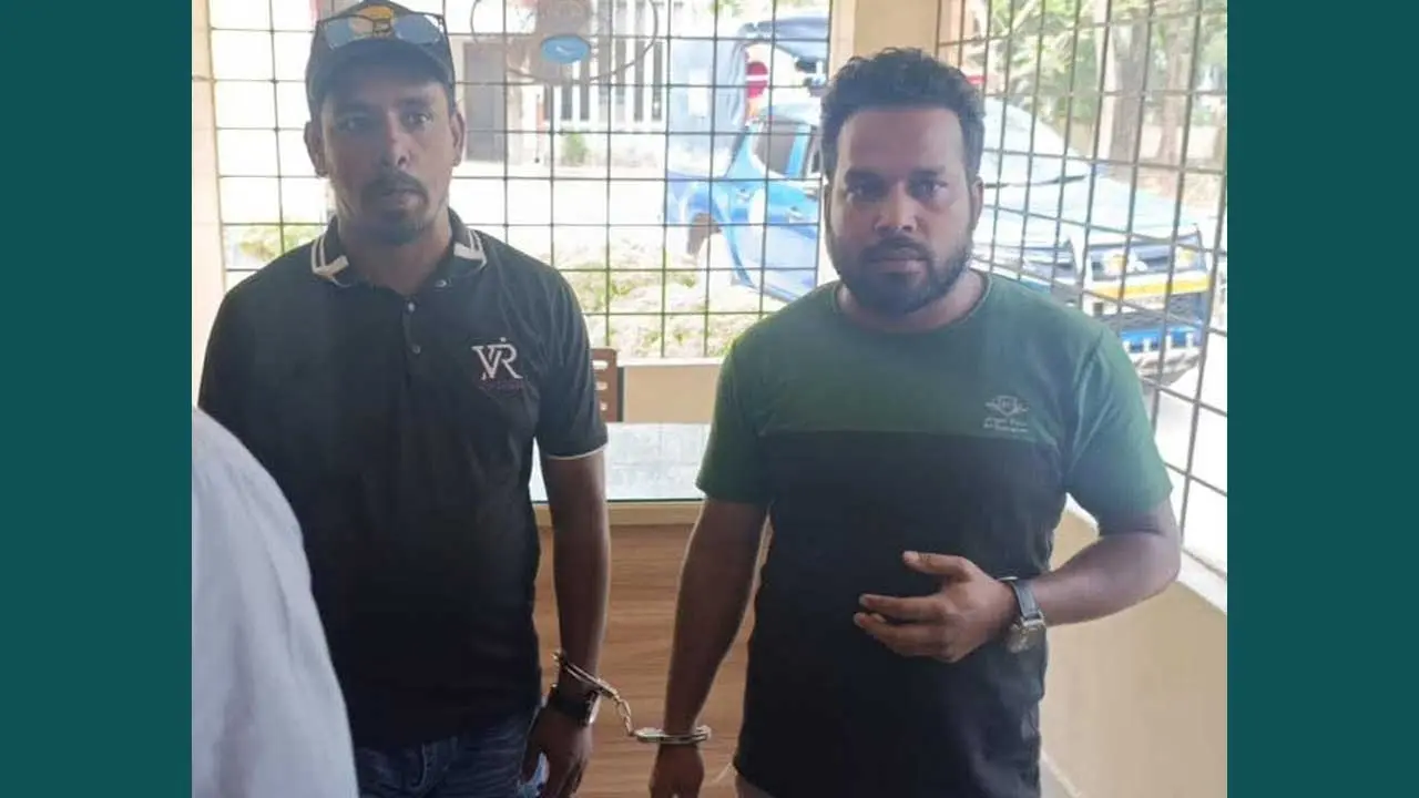 ভিডিও করায় আটক দুই সাংবাদিক ছাড়া পেলেন মুচলেকা দিয়ে