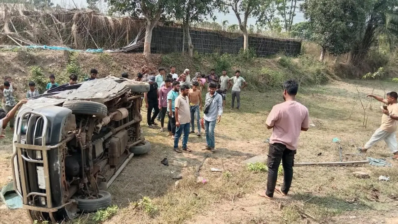 ওমরাহ শেষে বাড়ি ফেরার পথে চট্টগ্রামে সড়ক দুর্ঘটনায় নিহত ১