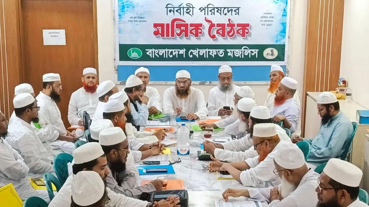 আরও ভয়ংকর স্বৈরাচারী রূপে আবির্ভূত হতে চায় বিএনপি : মামুনুল হক