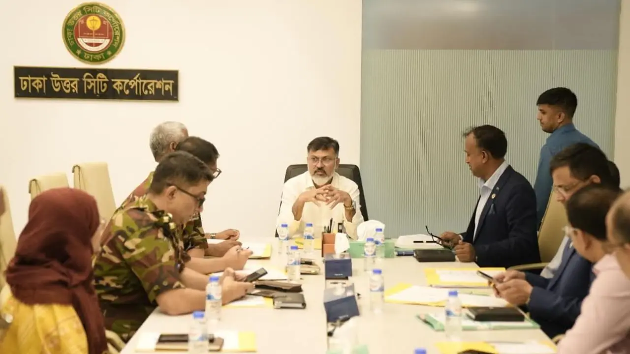জলাবদ্ধতা-ডেঙ্গু মোকাবিলায় ক্র্যাশ প্রোগ্রামে যাচ্ছে ডিএনসিসি
