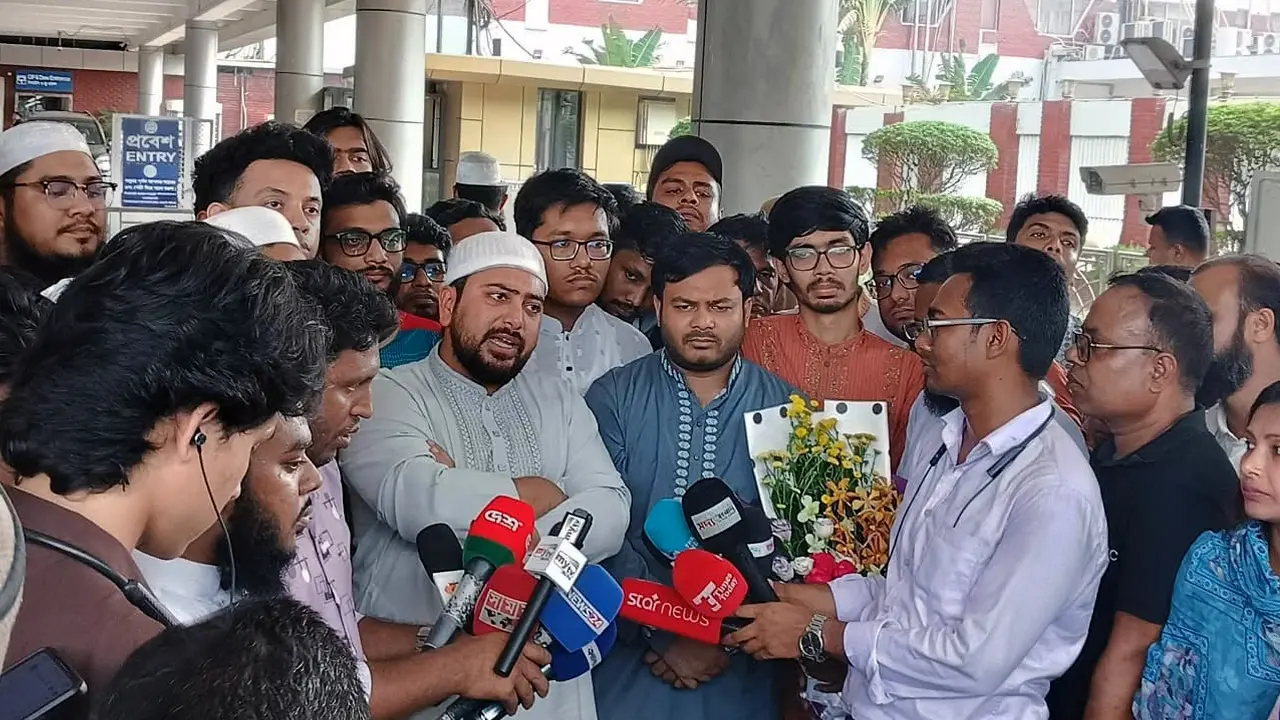 গুরুত্বপূর্ণ অধ্যাদেশ বাতিল করে স্বৈরতান্ত্রিক ব্যবস্থা চায় সরকার