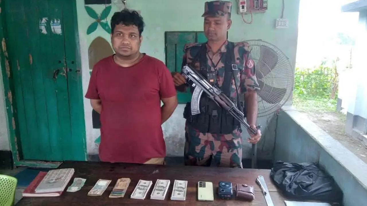 বাংলাবান্ধায় ২৪ হাজার ডলারসহ ভারতীয় নাগরিক আটক