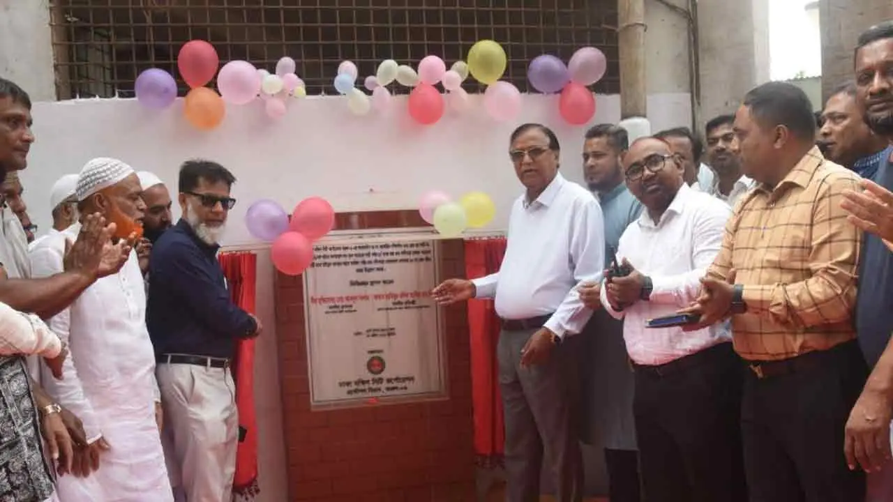 দক্ষিণগাঁও-নন্দীপাড়ায় ডিএসসিসির নতুন রাস্তা, ভিত্তিপ্রস্তর স্থাপন