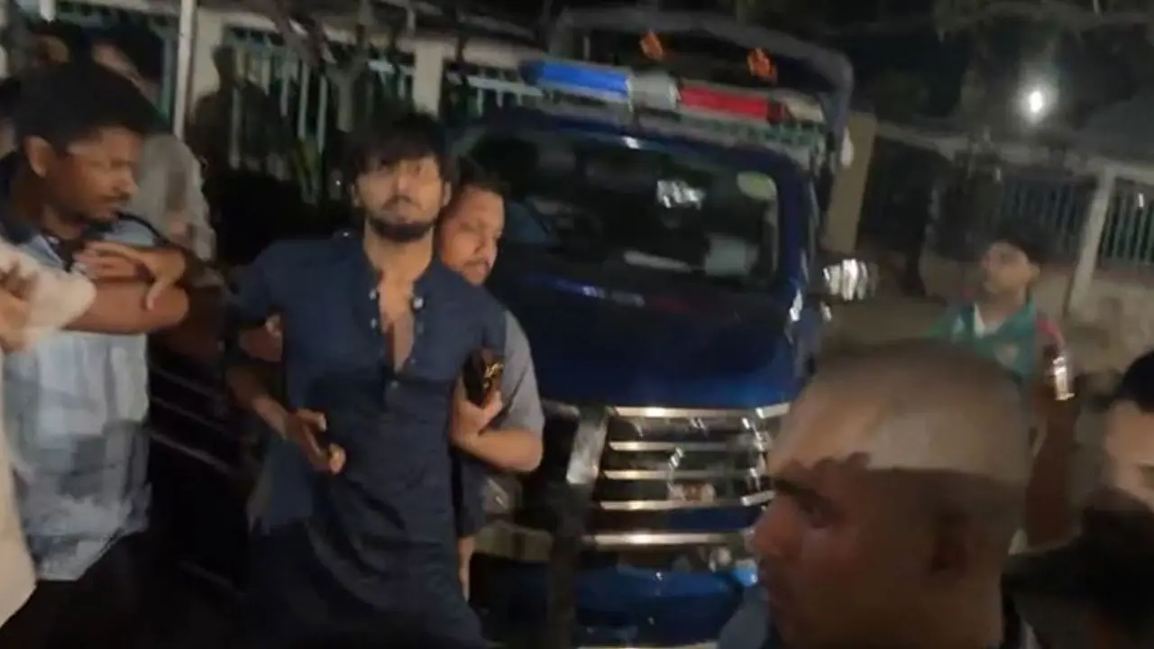 ডাকসু নেতাদের ওপর হামলার ঘটনায় এফআইআর গ্রহণে লিগ্যাল নোটিশ