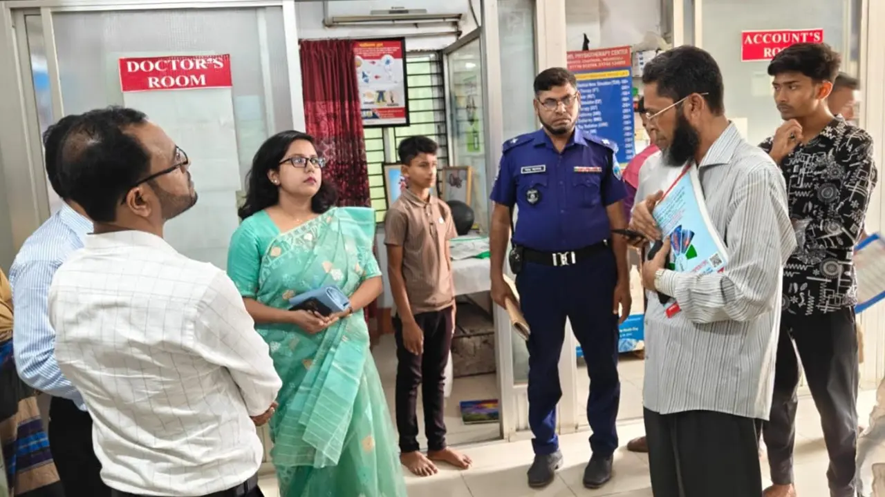 নোয়াখালীতে দুই স্বাস্থ্যকেন্দ্রে জরিমানা, ওটি ও কক্ষ সিলগালা