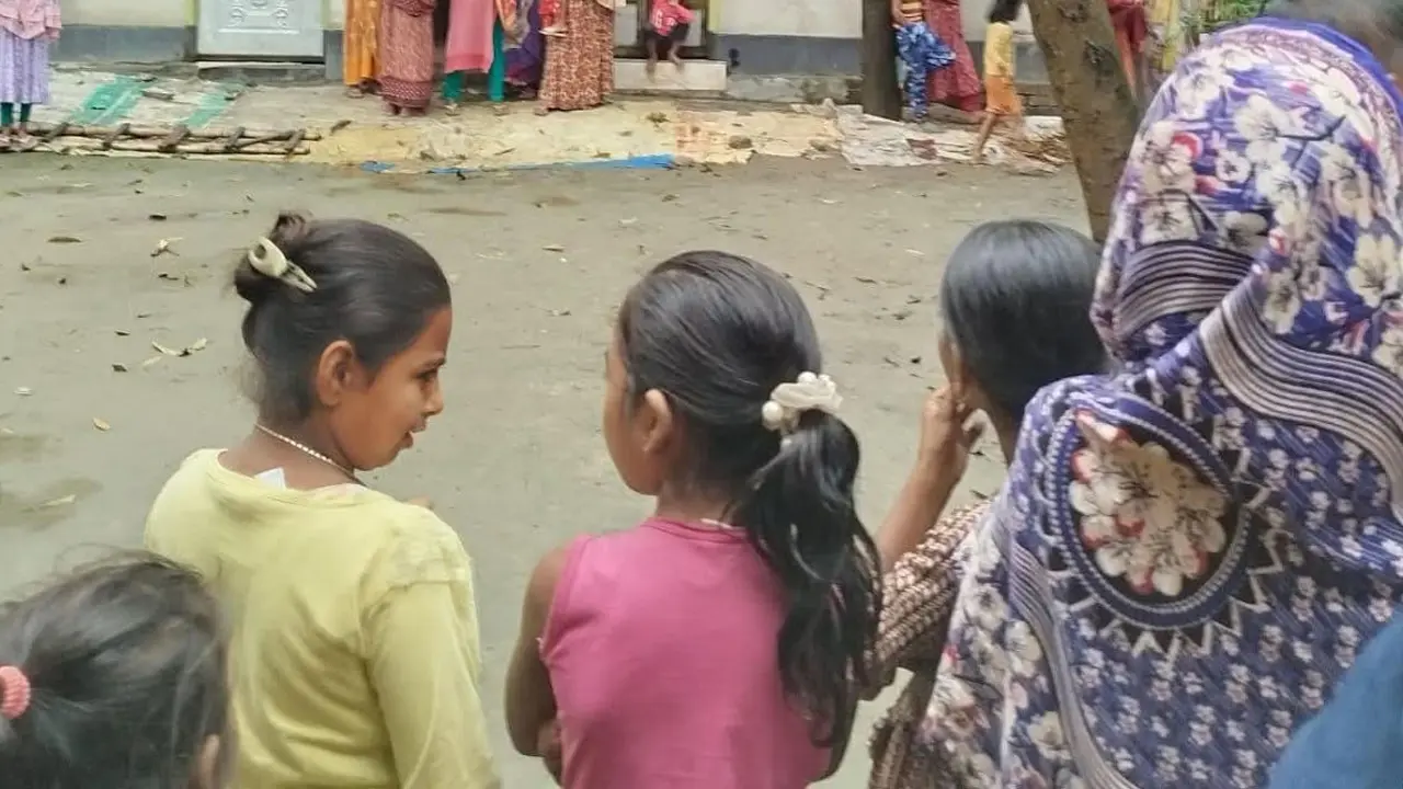 সুফল মেলেনি চিকিৎসায়, রশিতে ঝুলে যুবকের আত্মহত্যা