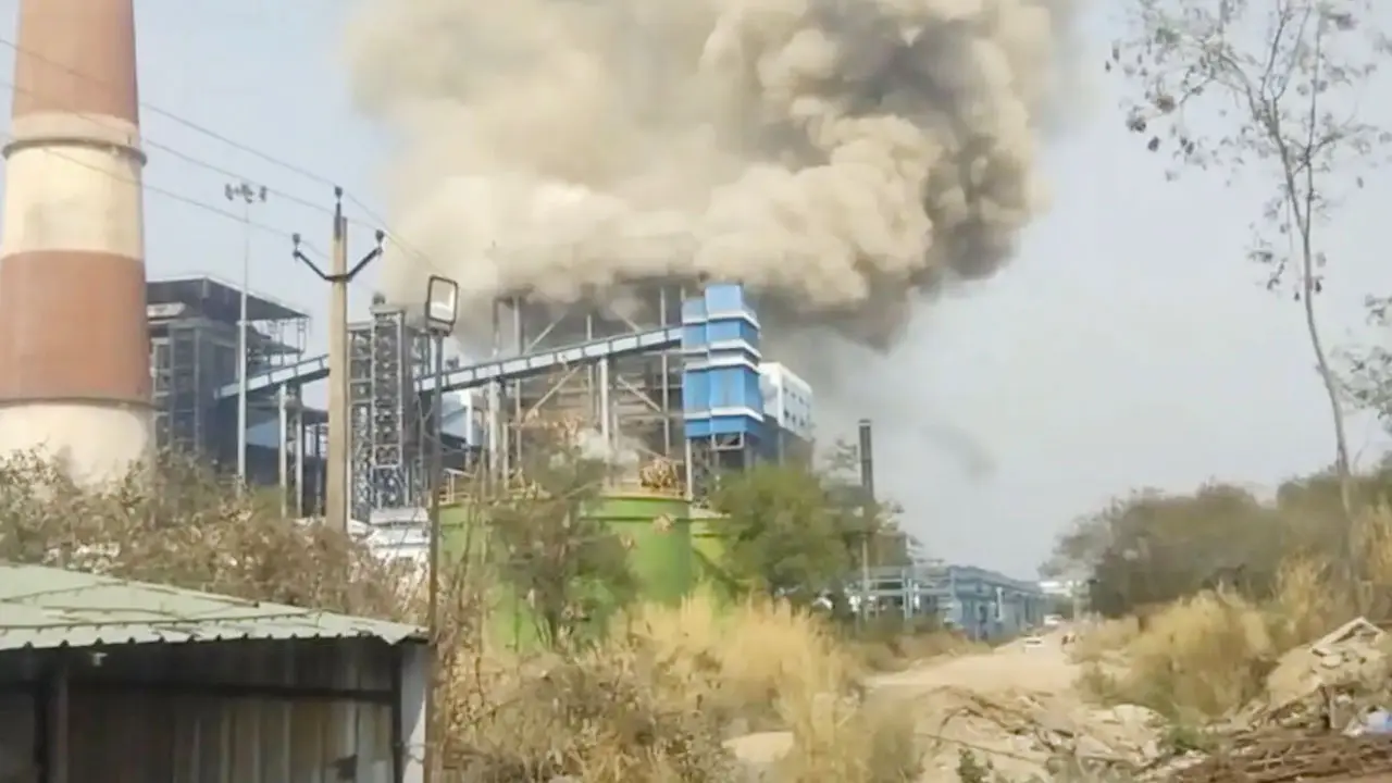 ভারতে বিদ্যুৎকেন্দ্রের বয়লারে বিস্ফোরণ, ১১ জন নিহত