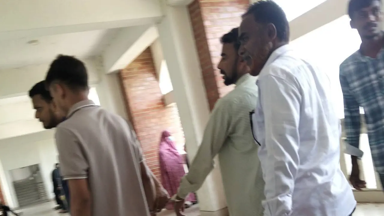 ওজনে কম দেওয়ার প্রতিবাদে ক্রেতাকে মারধর, দুই কসাই কারাগারে