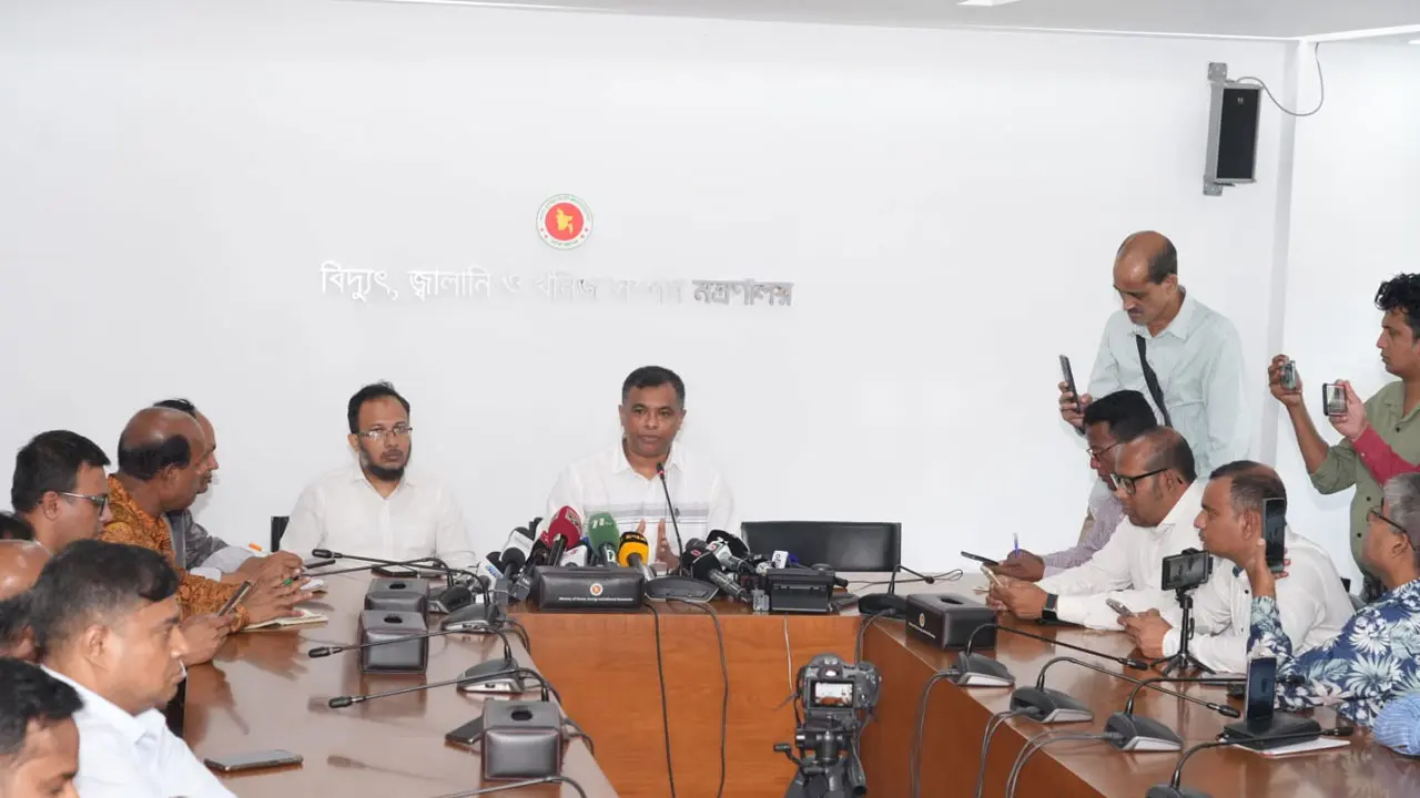 অকটেন-পেট্রোলের মজুত যথেষ্ট, দুই মাসেও কোনো সমস্যা হবে না