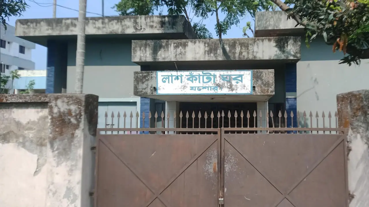 বাড়ির সামনে মিলল বস্তাবন্দি বৃদ্ধার মরদেহ