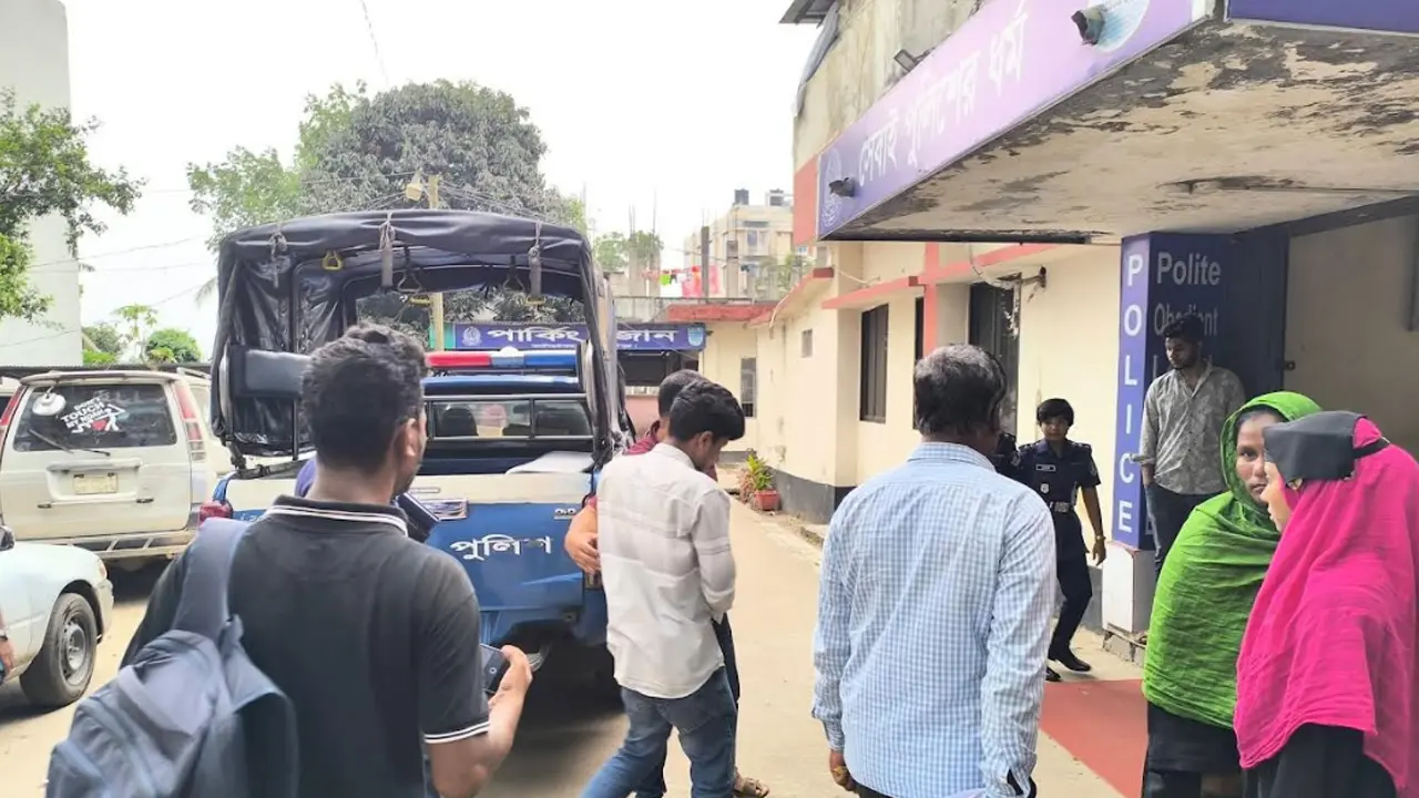 শাশুড়িকে ফোন দিয়ে হুমকির পর স্ত্রীকে হত্যা