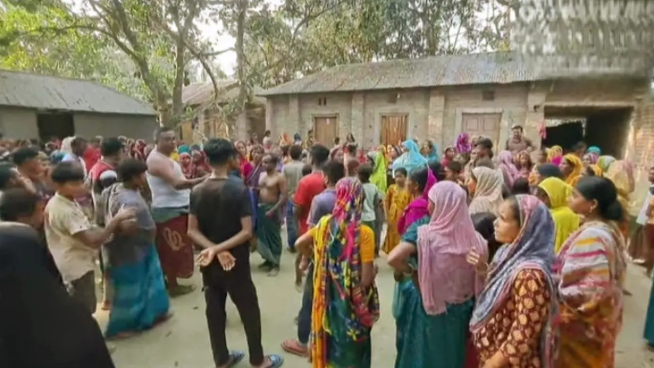 নিজের স্ত্রীকে নিয়ে পালানোর ক্ষোভে ছেলের পরিবারে হামলা