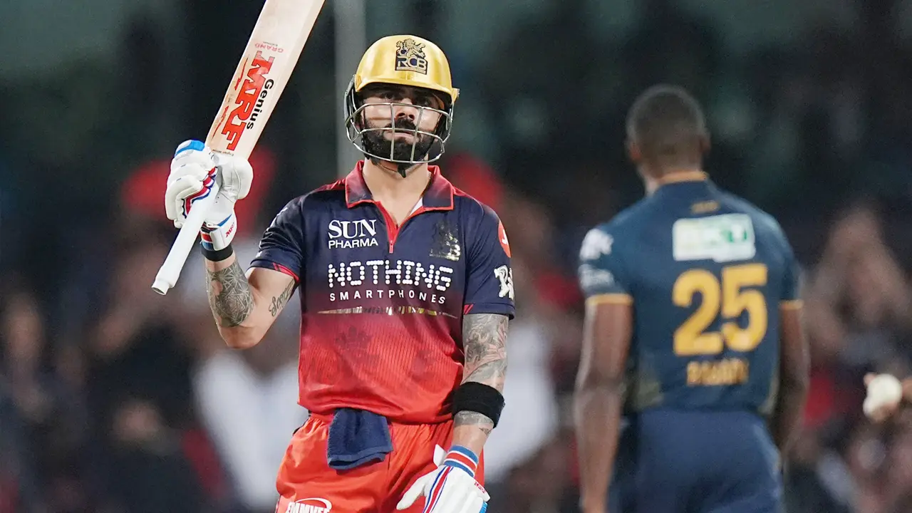 ব্যাট হাতে কোহলির রেকর্ডময় দিন