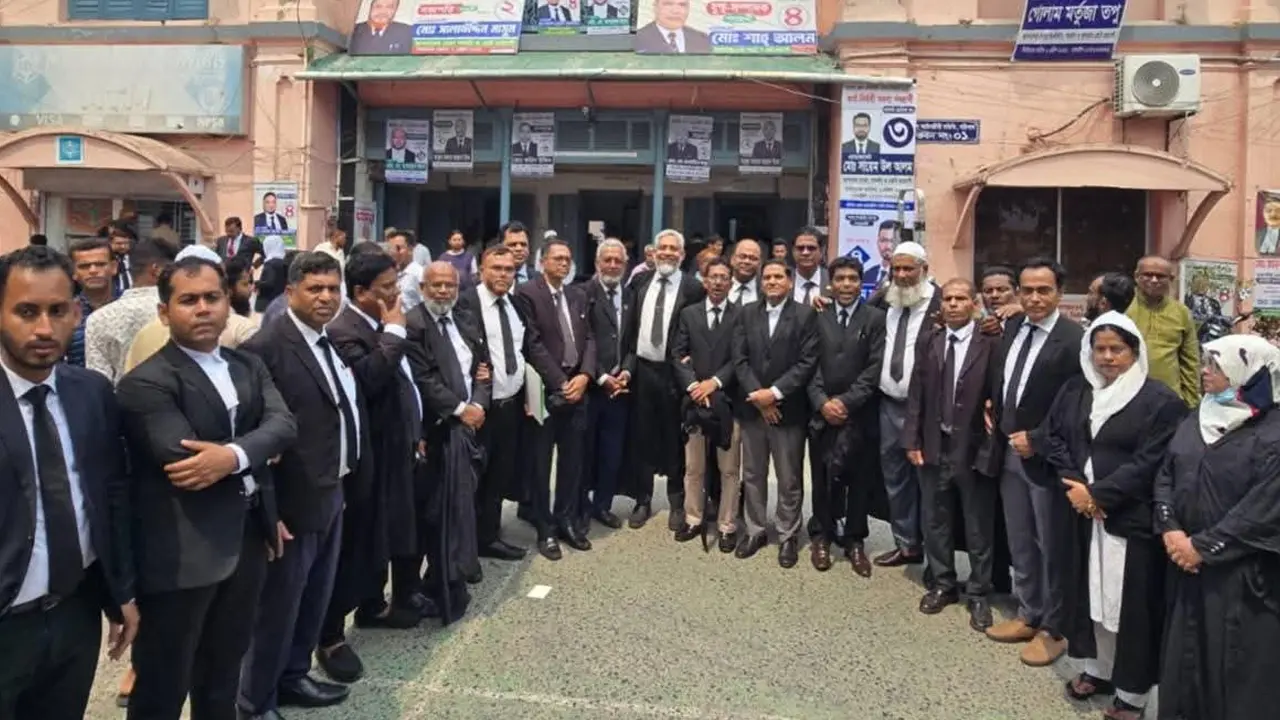বরিশাল জেলা আইনজীবী সমিতির নির্বাচনে বিএনপি প্যানেলের নিরঙ্কুশ বিজয়