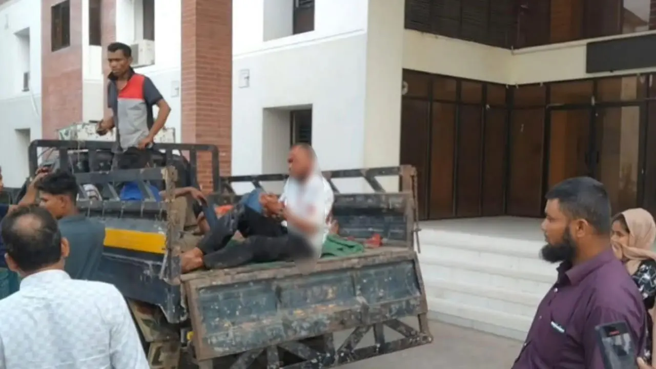 মাদারীপুরে এক্সপ্রেসওয়েতে দুটি ট্রাকের সংঘর্ষ, আহত ১০