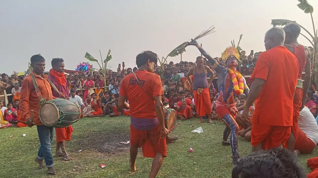 মৌলভীবাজারে ২শ বছরের ঐতিহ্যবাহী চড়ক পূজা ও মেলা শুরু
