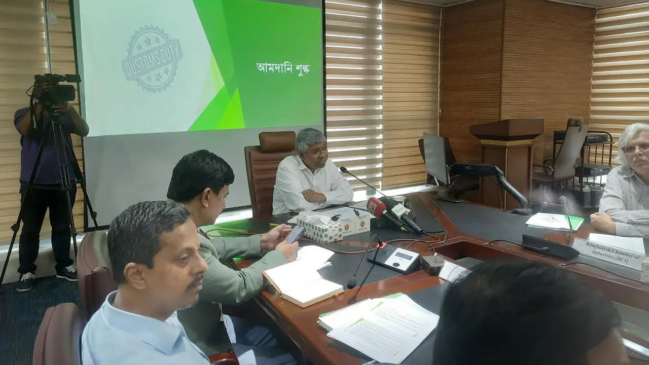 রাজস্ব বাড়াতে করপোরেট করহার কমানোর সুযোগ নেই : এনবিআর চেয়ারম্যান