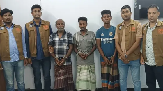 নওগাঁয় একই পরিবারের চারজনকে গলা কেটে হত্যা, দুই আসামি রিমান্ডে